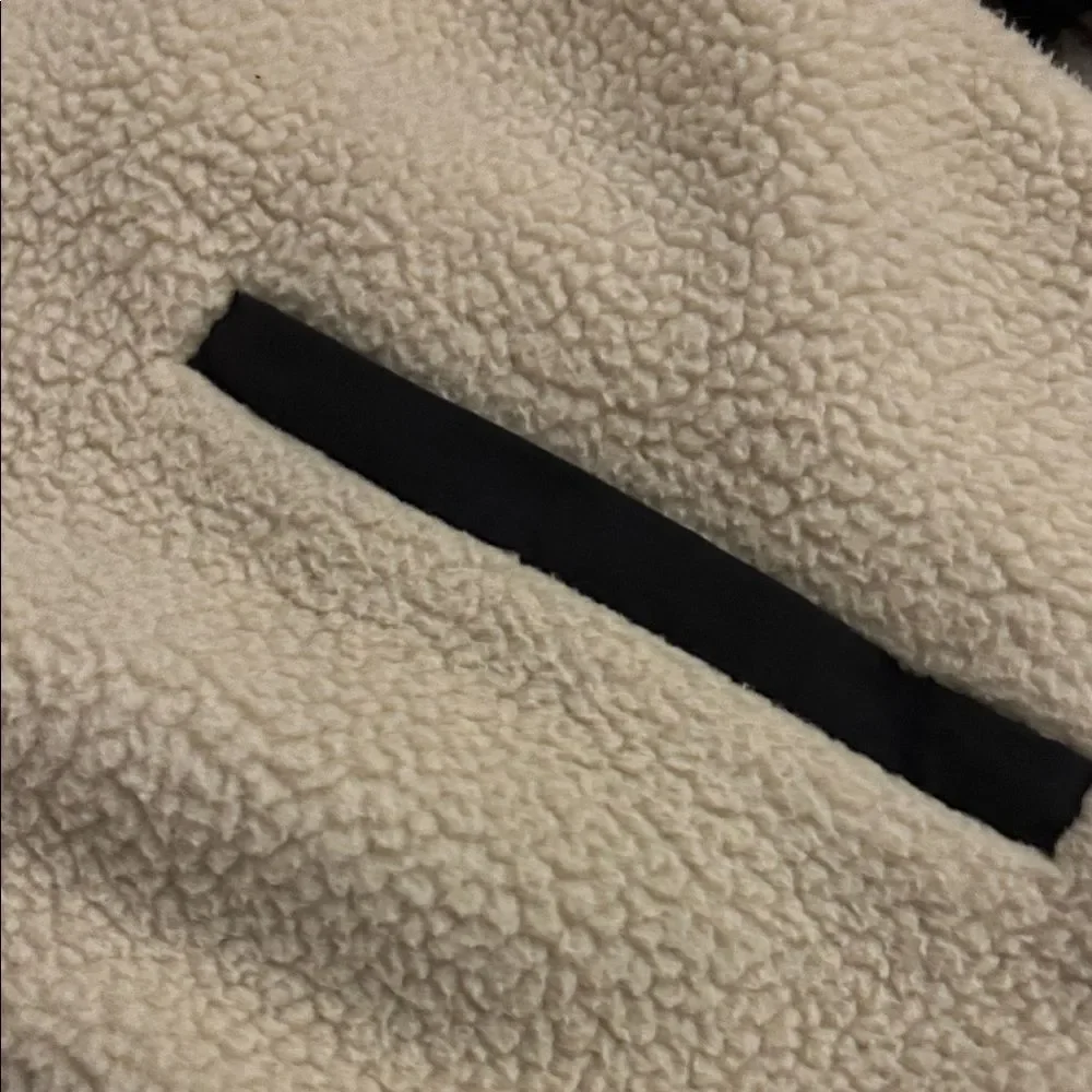 Levi’s HOODED SHERPA ZIP-UP SWEATSHIRT - Picture 4 of 5